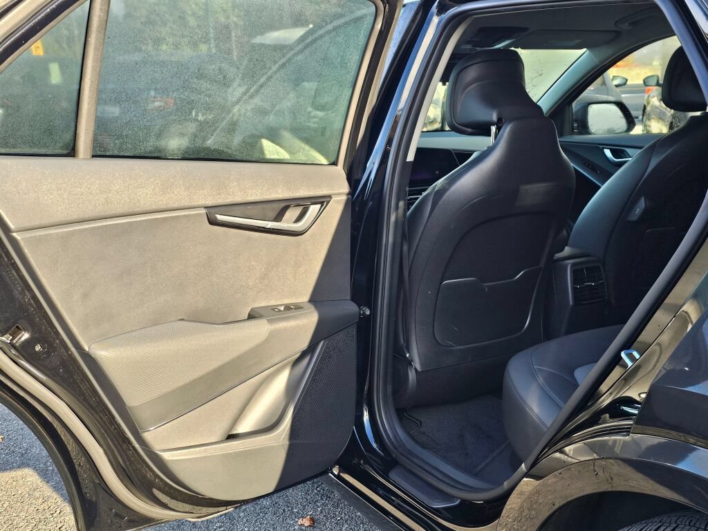 Certified 2023 Kia Niro Wind w/ Wind Preserve Package FWD image 25