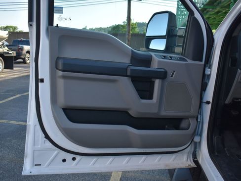 Used 2020 Ford F250 XL w/ Power Equipment Group AWD/4WD image 12