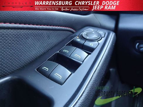 Used 2024 Chevrolet Traverse RS image 31