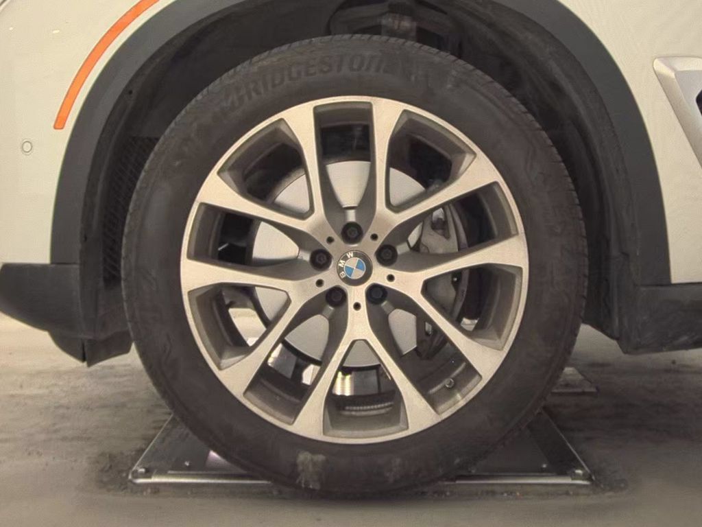 Used 2026 BMW X5 xDrive40i w/ Premium Package AWD/4WD image 8