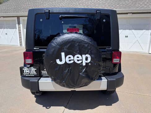 Used 2012 Jeep Wrangler Sahara w/ Connectivity Group AWD/4WD image 5