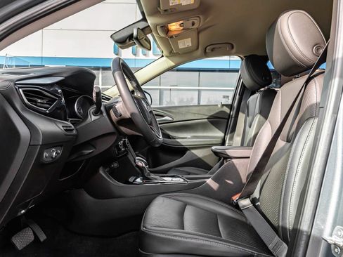 Used 2022 Buick Encore GX Essence w/ Advanced Technology Package AWD/4WD image 7