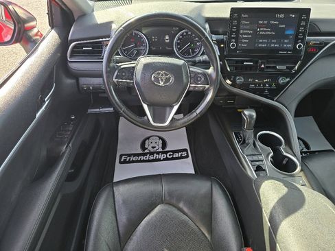 Used 2023 Toyota Camry XLE image 3
