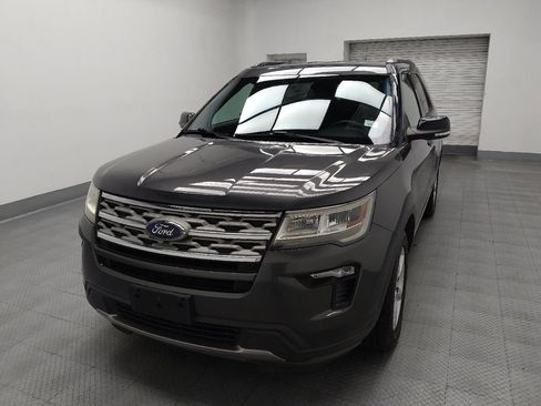 Used 2018 Ford Explorer XLT w/ Equipment Group 202A FWD image 15