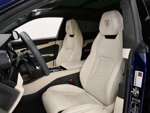 Used 2022 Lamborghini Urus AWD/4WD image 23