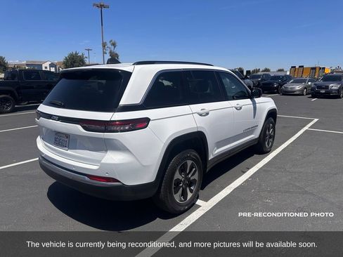 Used 2022 Jeep Grand Cherokee Limited 4xe w/ Luxury Tech Group II AWD/4WD image 6