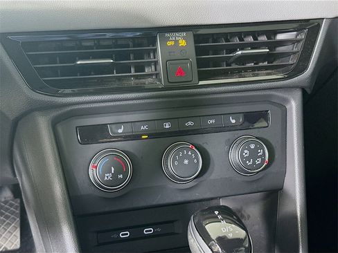 Used 2022 Volkswagen Taos SE w/ IQ.Drive SE Package image 14