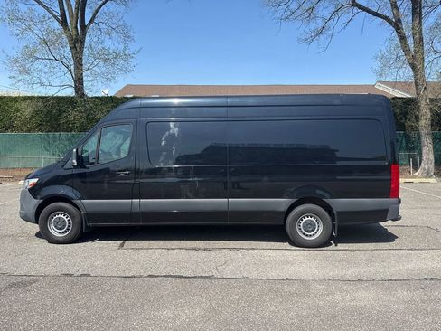 Used 2020 Mercedes-Benz Sprinter 2500 image 4