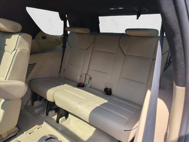 Used 2023 Cadillac Escalade Premium Luxury AWD/4WD image 19