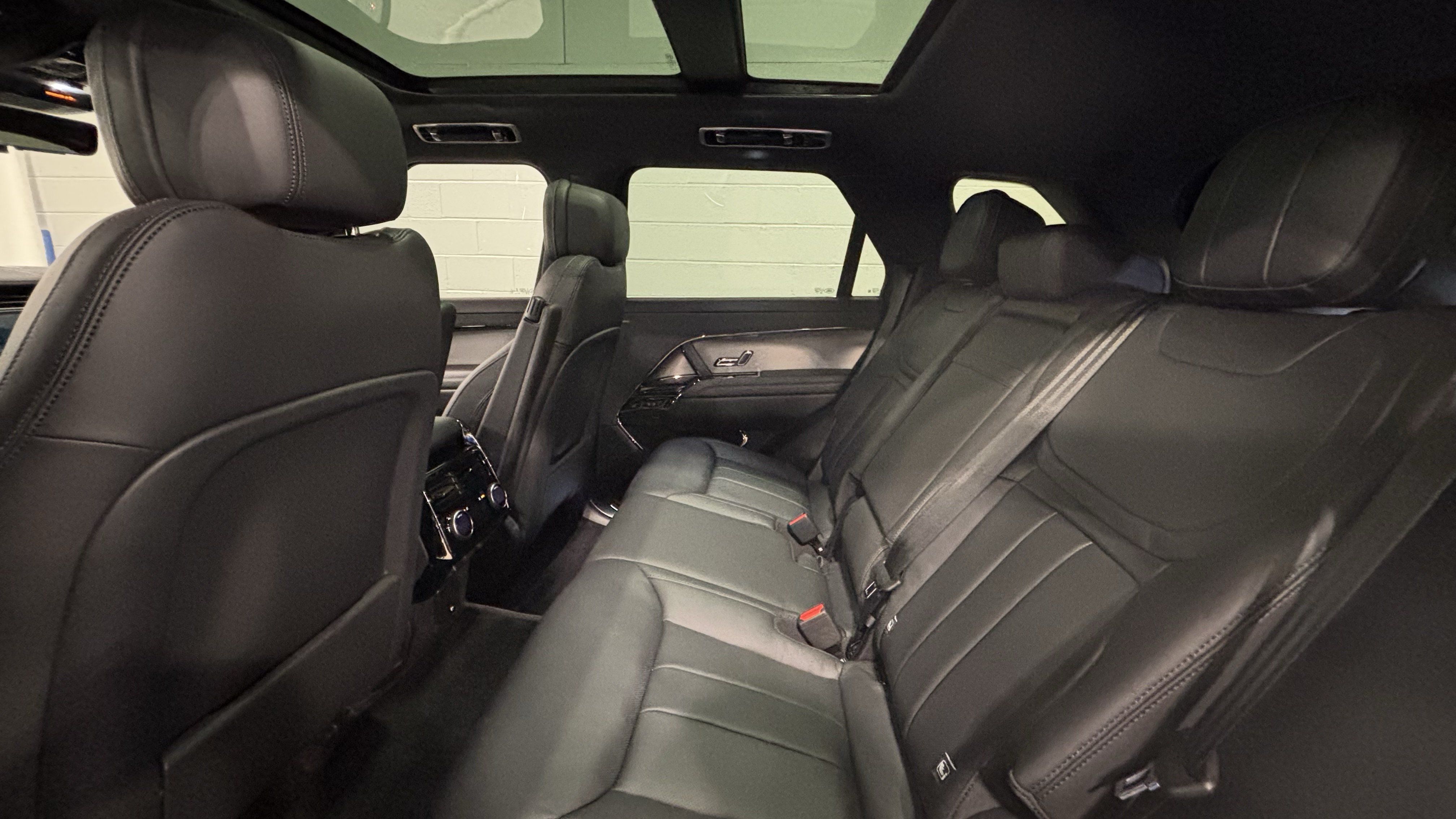 New 2026 Land Rover Range Rover Sport Dynamic SE AWD/4WD image 6