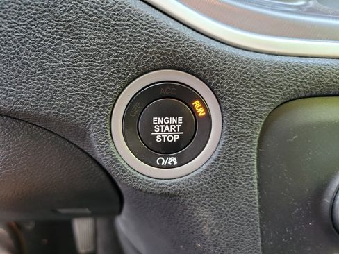 Used 2019 Dodge Charger SXT RWD image 20