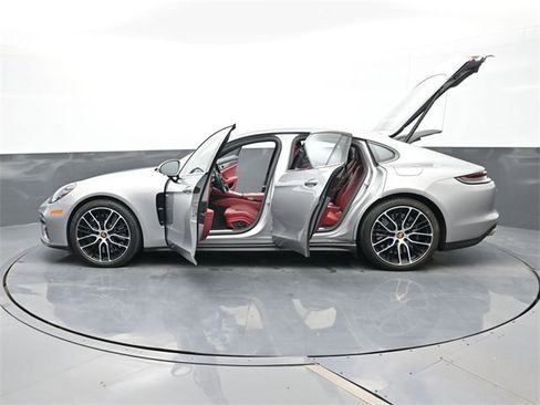 Used 2023 Porsche Panamera Turbo S image 30