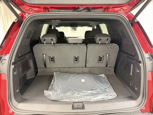 New 2026 Chevrolet Traverse LT w/ LPO, Floor Liner Package image 5