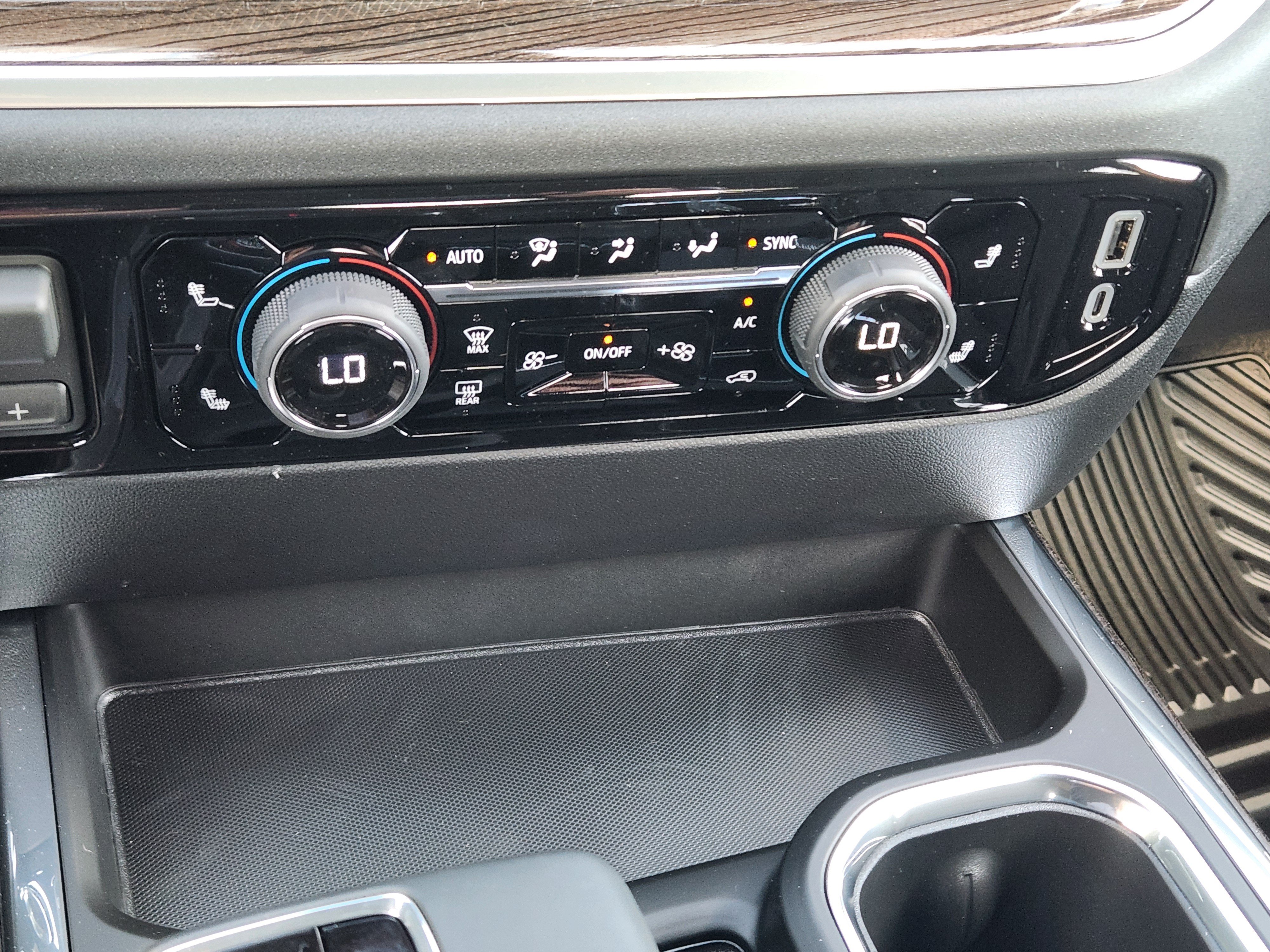 New 2026 Chevrolet Silverado 1500 RST w/ Z71 Off-Road Package AWD/4WD image 15