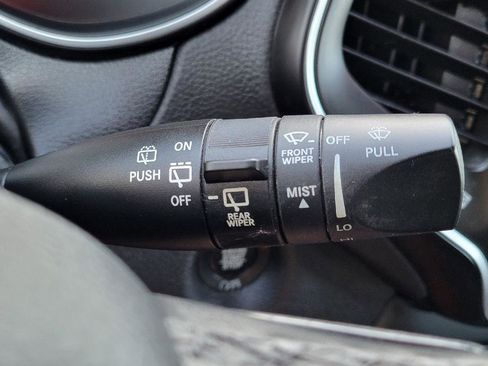 Used 2019 Jeep Cherokee Latitude Plus w/ Cold Weather Group image 15