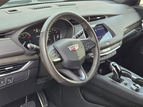 Certified 2023 Cadillac XT4 Sport FWD image 10