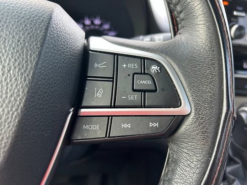 Used 2021 Toyota Sienna XLE FWD image 20