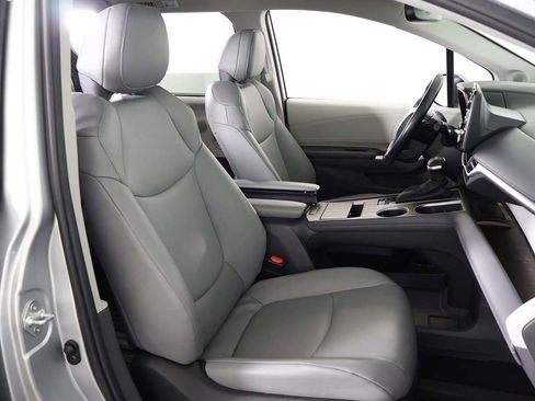 Used 2023 Toyota Sienna XLE w/ XLE Plus Package image 31