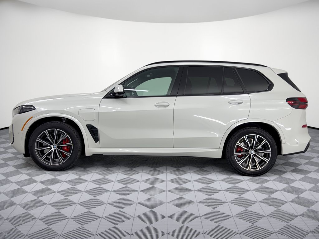 Used 2026 BMW X5 xDrive50e w/ M Sport Package AWD/4WD image 2