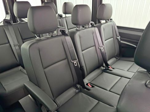 Used 2024 Mercedes-Benz Sprinter 2500 image 35