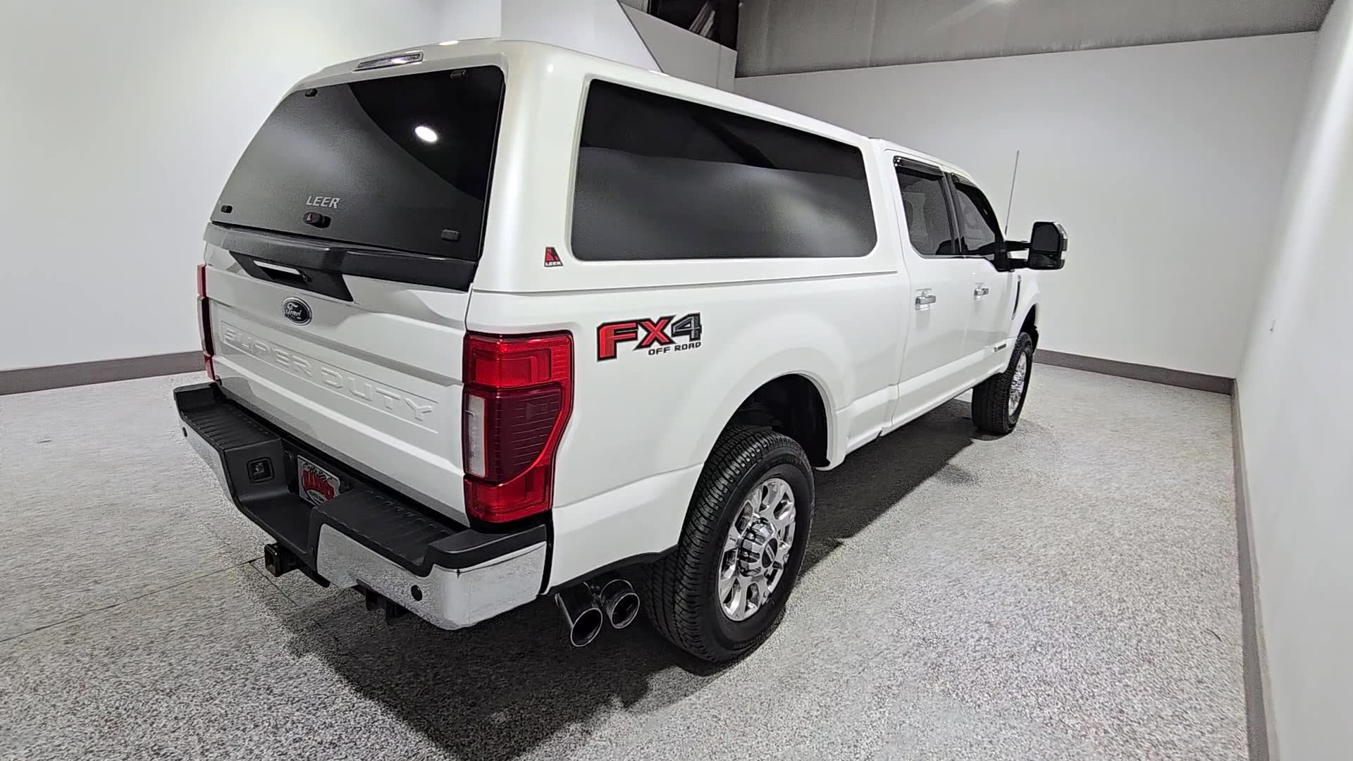 Used 2022 Ford F250 Lariat w/ Lariat Ultimate Package AWD/4WD image 4