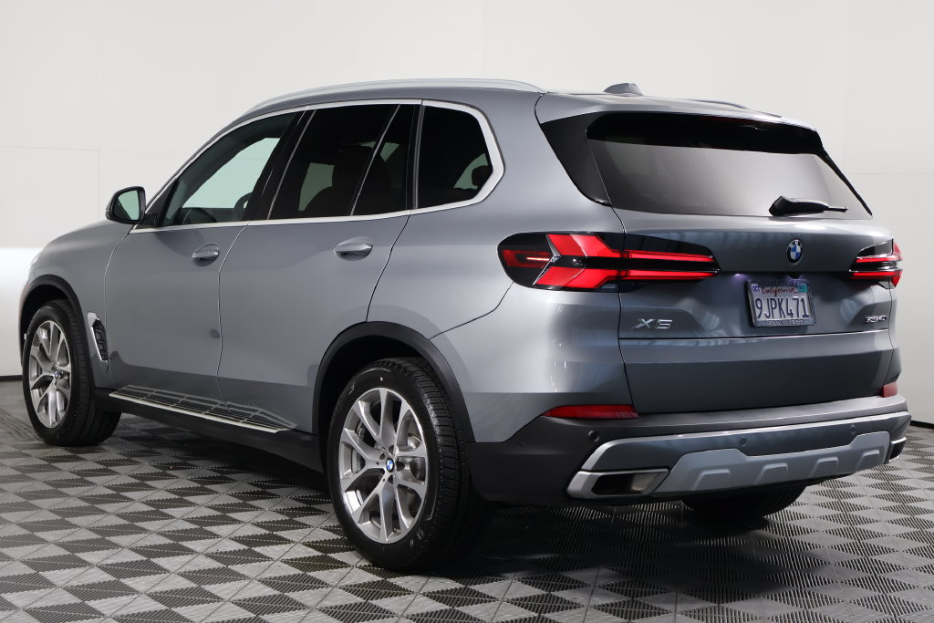 Certified 2024 BMW X5 sDrive40i w/ Premium Package RWD image 6