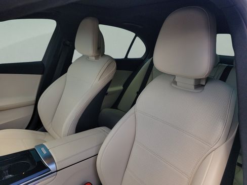Used 2023 Mercedes-Benz C 300 Sedan image 19