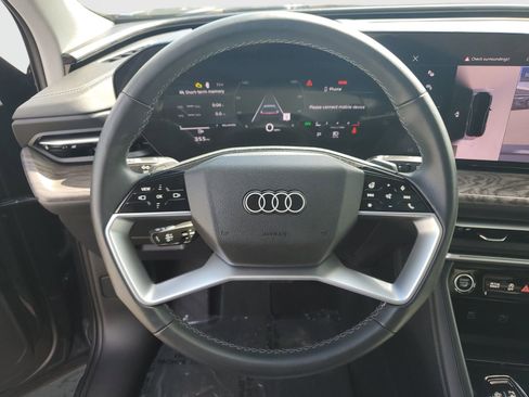 Used 2025 Audi Q5 Premium w/ Convenience Package image 29