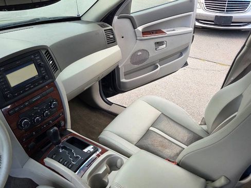 Used 2007 Jeep Grand Cherokee Limited AWD/4WD image 33