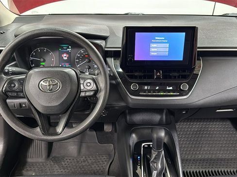 Certified 2025 Toyota Corolla LE image 9