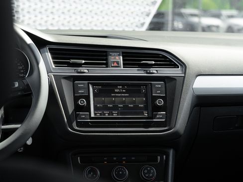 Used 2018 Volkswagen Tiguan S AWD/4WD image 12