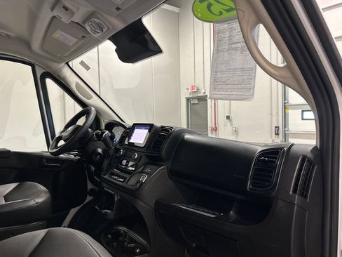 Used 2025 RAM ProMaster 2500 w/ Convenience Group FWD image 29