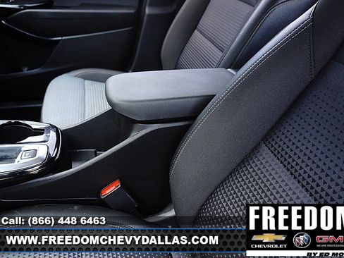 Certified 2025 Chevrolet Trax LT w/ Driver Confidence Package FWD image 26