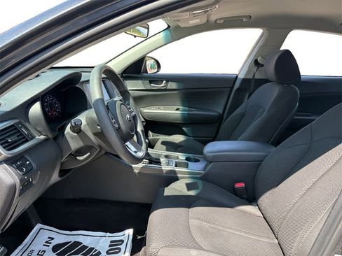 Used 2020 Kia Optima LX image 10