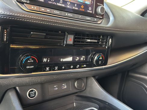 Used 2022 Nissan Rogue SV image 22