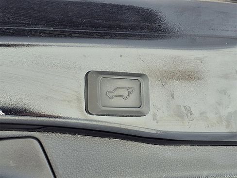 Used 2022 Toyota RAV4 XLE image 6