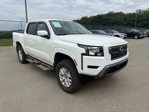 Used 2022 Nissan Frontier SV AWD/4WD image 2