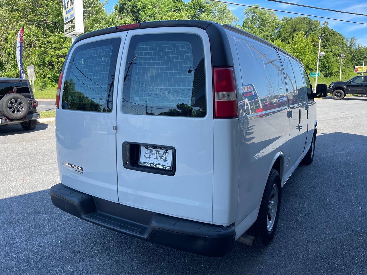 Used 2014 Chevrolet Express 1500 RWD image 7