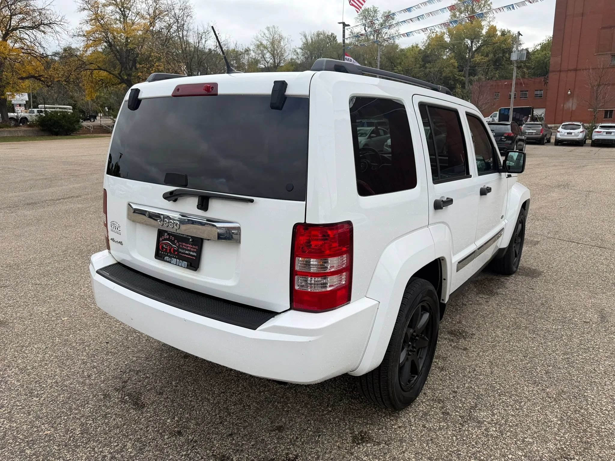Used 2012 Jeep Liberty Sport AWD/4WD image 6