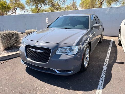 Used 2019 Chrysler 300 Touring L w/ Quick Order Package 22F RWD image 2