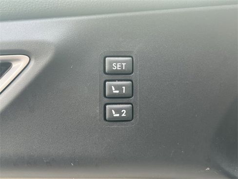 Used 2019 Subaru Ascent Limited image 25