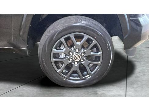 Used 2023 Toyota Tundra Platinum w/ Advanced Package AWD/4WD image 21