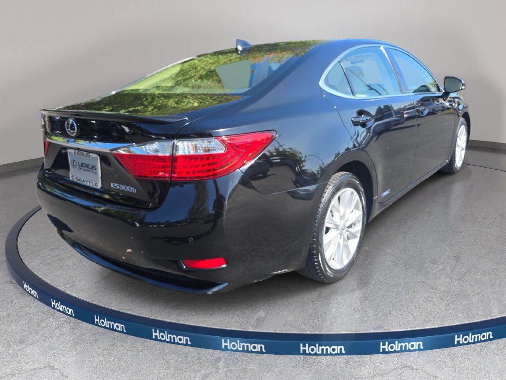 Used 2015 Lexus ES 300h w/ Navigation System Package FWD image 6