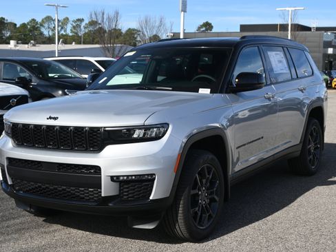 New 2025 Jeep Grand Cherokee L Limited AWD/4WD image 3
