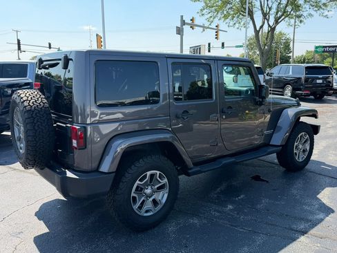 Used 2017 Jeep Wrangler Unlimited Rubicon w/ Connectivity Group AWD/4WD image 11