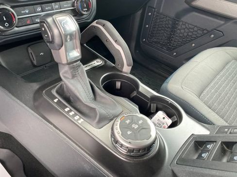 Used 2022 Ford Bronco Outer Banks AWD/4WD image 13