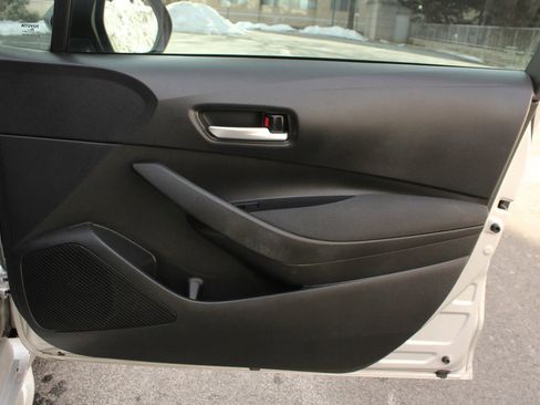 Used 2021 Toyota Corolla LE image 22