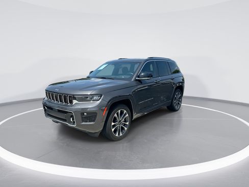 Used 2023 Jeep Grand Cherokee Overland w/ Adv Protech Group III AWD/4WD image 5