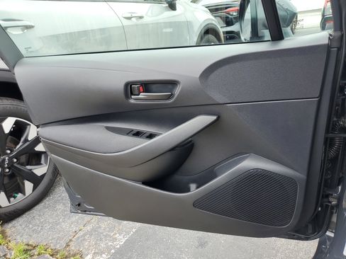 Used 2025 Toyota Corolla LE FWD image 29