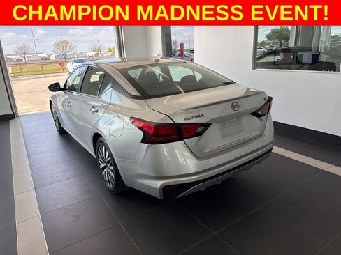 Used 2024 Nissan Altima 2.5 SV image 5